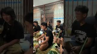 Download lagu VINDES & IQBAL MAKAN DI EMPERAN #shorts mp3