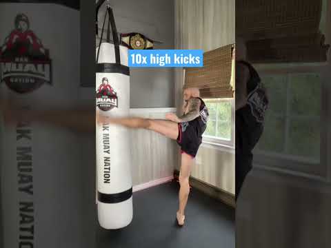 100 kick heavy bag workout for Muay Thai