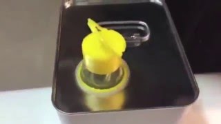 Villa Cappelli Extra Virgin Olive Oil 3L Tin Opening