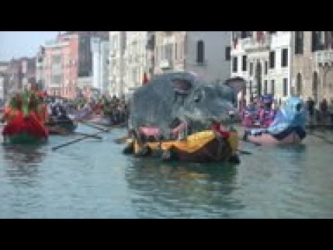 Venice carnival continues with water parade