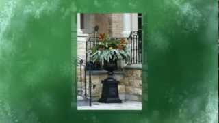 preview picture of video 'Toronto Holiday Planters & Christmas Wreaths (416) 899-0578 Pink Flamingo Landscaping'