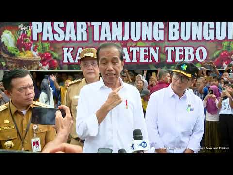 Jokowi Meninjau Harga Sembako di Pasar Tanjung Bungur Tebo