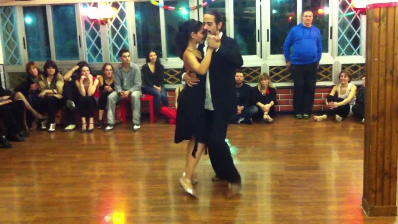MAZEN KIWAN e CECILIA PICCINNI 20 03 2011 Milonga del Angel Genova 1 2