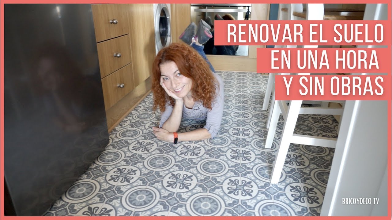 Renovar el Suelo de la Cocina en UNA HORA Y SIN OBRAS 😱 | Instalación Vinilo en Rollo