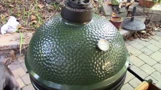 preview picture of video 'HOT DIGGITY DOGS ON THE BIG GREEN EGG !'