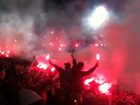 "Salida U. de Chile v/s Chivas" Barra: Los de Abajo • Club: Universidad de Chile - La U