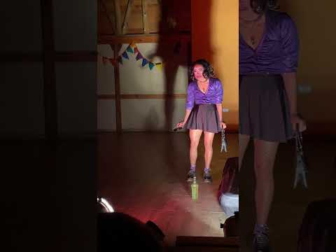 Ramona indignada del uso de celular en niñxs. #humor #circo #sanmarcossierras