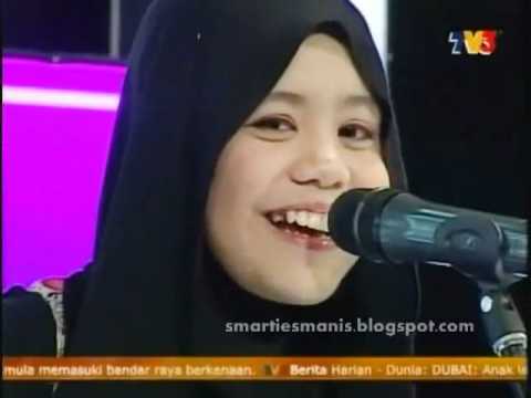 Najwa Latif   MHI 281011