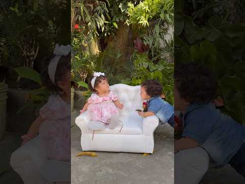 Bebês gêmeos fazendo vídeos de namorados *atores baby*