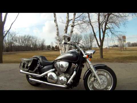 2006 Honda VTX 1300C with Cobra Pipes and Neon Lights