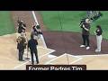 Former Padres Tim Flannery, Jake Peavy sing National Anthem before Game 4 of NLDS