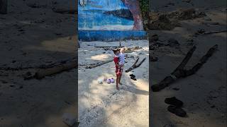 Razik gendong adik ibrahim mau ajak berenang