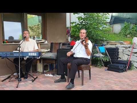 "Noi suntem români", interpretat tare fain de fraţii Spânu