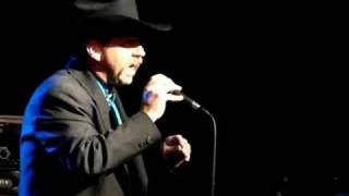 Michael Paul sings Believe at Colgate Country Showdown