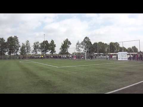 Broertje (Sven van Maurik) zet Tricht op 2-0 tegen DFC (1 juni 2013)