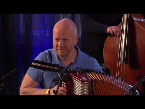 Tyst - Alle smaapigers polka og Fornesvalsen