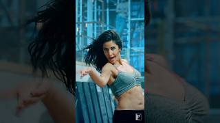 Download lagu Dancing her way into our hearts | #Kamli | #Dhoom3 | #KatrinaKaif | #AamirKhan mp3 Download lagu Dancing her way into our hearts | #Kamli | #Dhoom3 | #KatrinaKaif | #AamirKhan mp3
