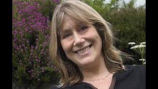 AN ATAIREACHD ARD    DR ANNE LORNE GILLIES