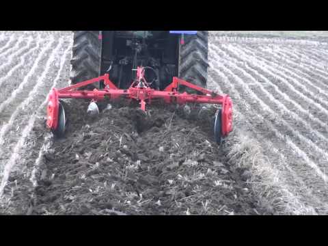 Disc plough working