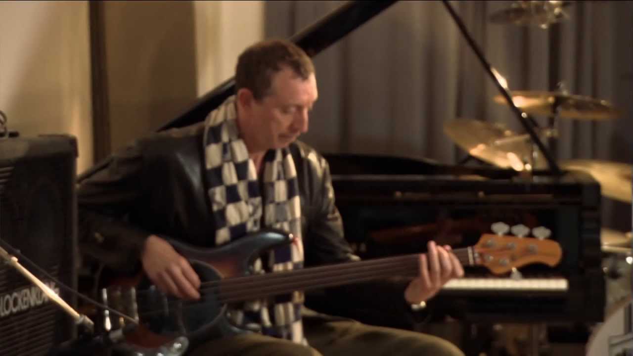 Pino palladino 's 'Wherever I lay my hat' bass line (HD) - YouTube