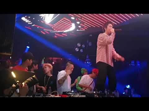 블루(Bloo) - Downtown Baby @190608 안양 클럽 탕