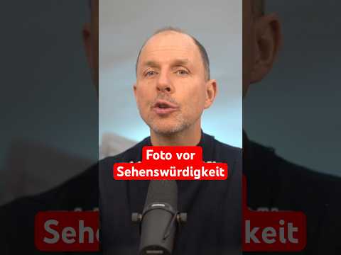 Foto vor Sehenswürdigkeit: Muss ich alle Personen um Erlaubnis fragen? @wearewienoida  | WBS #shorts