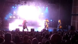 Hevisaurus - Tahdon maitoo, live @ Järvenpää-talo