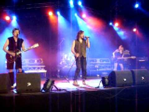 Oxxband:   loat goan       @ Bzb Feest Uden