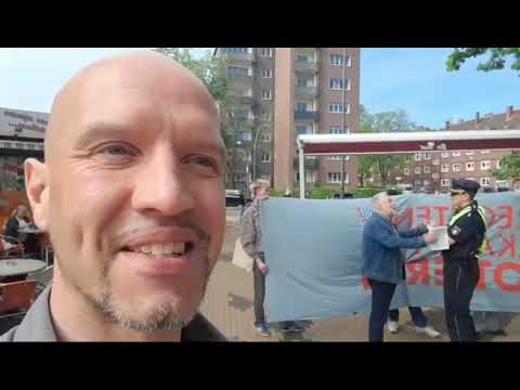 Hamburg - Finkenwerder - AfD Infostand wird von der Antifa belagert