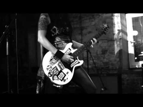 Replicunts - Now I Wanna Sniff Some Glue LIVE [ Ramones cover ]