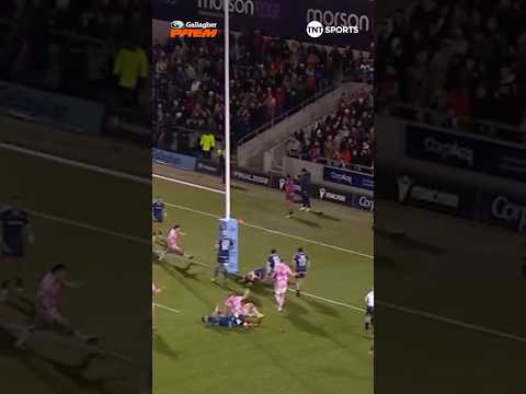Carnage as Marcus Smith scores!