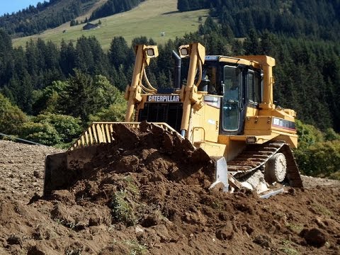 Caterpillar D7R XR - Roulland | Megeve [HD]