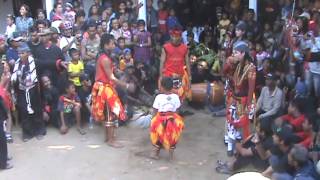 preview picture of video 'Reyog di Gandukepuh 2013'