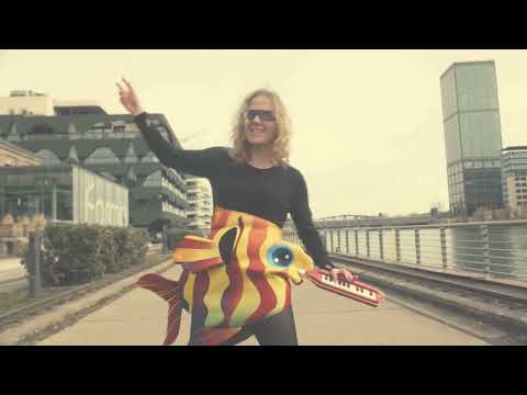Murmur Tooth & Lars Moston - Weirdo (Official Music Video) [Motor Music]