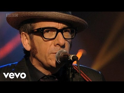 Videoclip de A Slow Drag With Josephine — Elvis Costello
