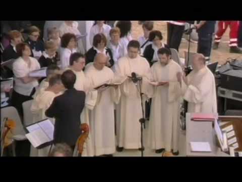 Introitus - Benedicta sit Sancta Trinitas