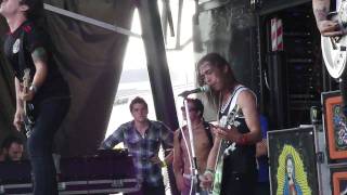 Pierce the Veil  - Drella w/ Get Low Intro (Live 2010 Warped Tour)