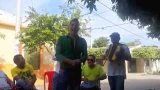 preview picture of video 'Cosas del Folclor (Elmer Badillo vs Mono Almanza)'