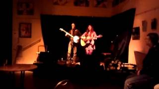 Elizabeth Ghandour &amp; Johnny Kovarik - Lass of the Low Country (John Jacob Niles)