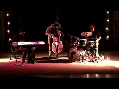 Ehud Ettun Trio - Autumn Leaves