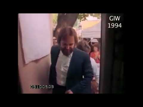 Brian And Carl Wilson backstage in 1984