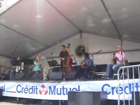 Hora interprété par Indéswing au Jazz In Out 2014 à La Rochelle-Gipsy Jazz-Jazz manouche-Klezmer