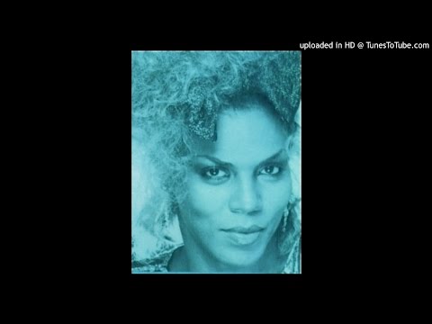 Mondeé Oliver // Don't Walk Out On Love