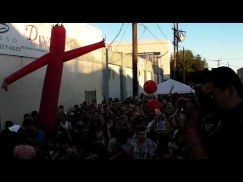 PAUL DEVRO - SHIRT MONSTERS @ MAD DECEN BLOCK PARTY LA - 8.14.10