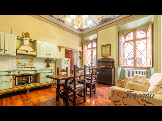 Massa Marittima, appartamento nel palazzo Moncini con affreschi e rustico