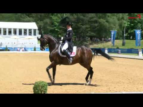 Astrid Neumayer im  Grand Prix Special bei der Pferd International München
