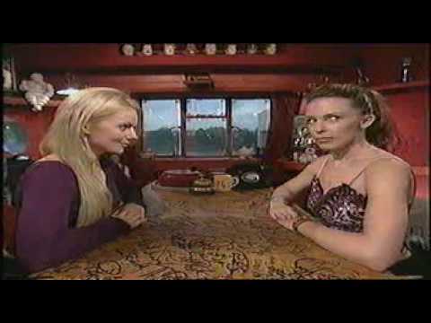 Kylie Minogue & Geri Halliwell kiss