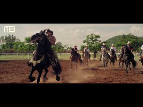 Mariano Barba -  Estoy Feo Pero Estoy De Moda  (Video Oficial) ✔️