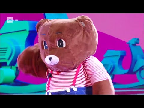 Orsetto canta "50 special" - Il cantante mascherato 19/02/2021