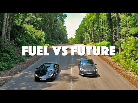Fuel vs Future - Tesla Model S P100DL vs Lamborghini Huracan!